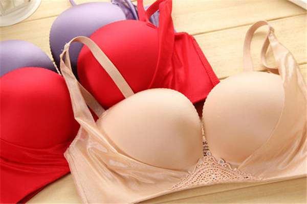 內(nèi)衣買(mǎi)大點(diǎn)好還是買(mǎi)小點(diǎn)好 內(nèi)衣買(mǎi)什么顏色的好