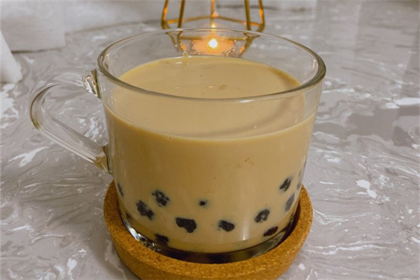 秋天的第一杯奶茶是什么含義 秋天喝奶茶是什么意思暗語 秋天的第一杯奶茶是什么含義 秋天喝奶茶是什么意思暗語