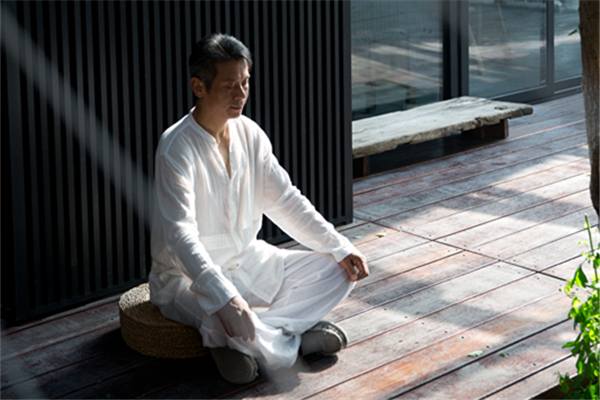 冥想要不要聽(tīng)音樂(lè) 冥想要閉眼睛嗎