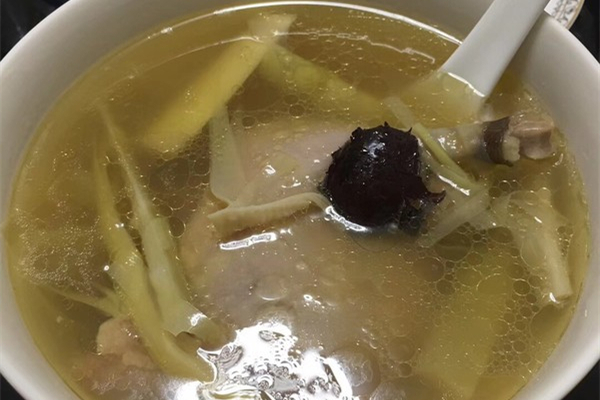 燉雞湯用公雞還是母雞 燉雞湯用什么雞最好 燉雞湯用公雞還是母雞 燉雞湯用什么雞最好