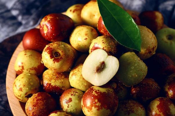 冬棗要削皮吃嗎 冬棗要怎么洗干凈 冬棗要削皮吃嗎 冬棗要怎么洗干凈