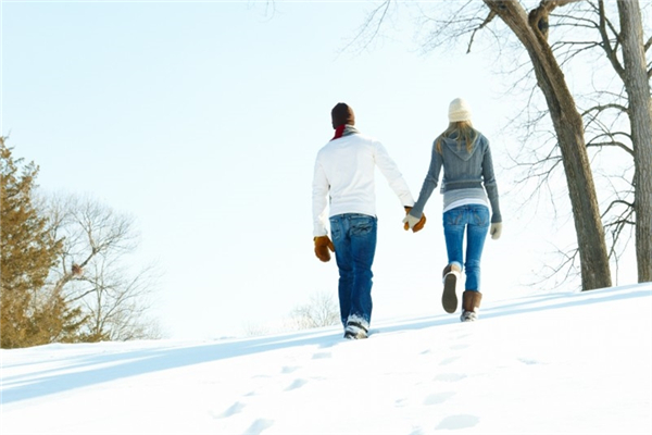 種草莓是吸出來(lái)的還是咬出來(lái)的 種草莓是毛細(xì)血管破裂嗎