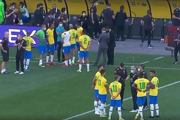 足球比賽是多長時(shí)間 足球比賽是幾個(gè)人一隊(duì)