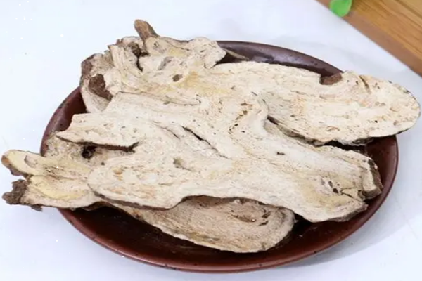 白術(shù)泡水可以空腹喝嗎 白術(shù)泡水可以長(zhǎng)期喝嗎