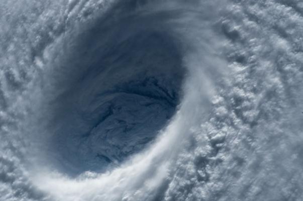 臺風(fēng)是什么季節(jié)出現(xiàn) 臺風(fēng)來臨前防范措施包括