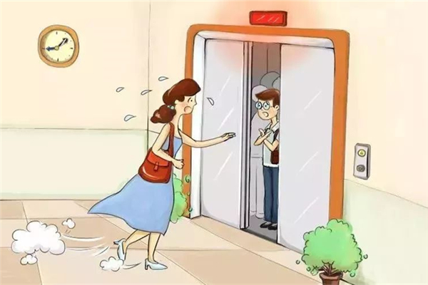 坐電梯時站在哪里比較安全 乘坐電梯時遇到危險應(yīng)該怎么做
