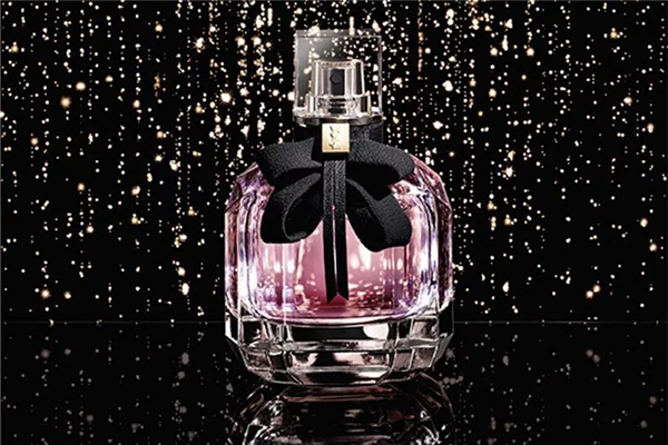 香水放車里暴曬的后果 香水放車里安全嗎 香水放車里暴曬的后果 香水放車里安全嗎