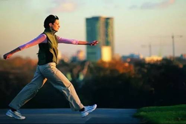 快走能降血壓?jiǎn)?快走能降血脂嗎 快走能降血壓?jiǎn)?快走能降血脂嗎