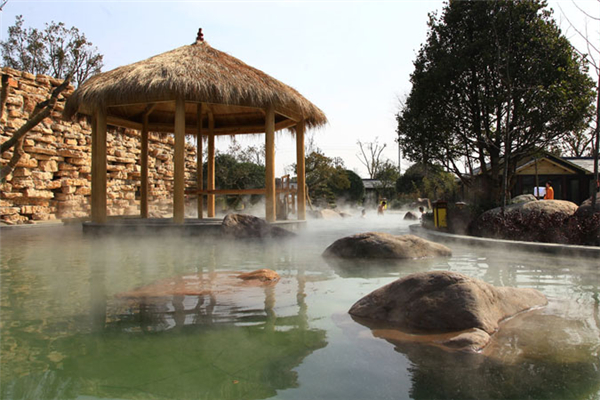 泡溫泉對慢性蕁麻疹有好處嗎 泡溫泉對皮膚病有好處嗎 泡溫泉對慢性蕁麻疹有好處嗎 泡溫泉對皮膚病有好處嗎