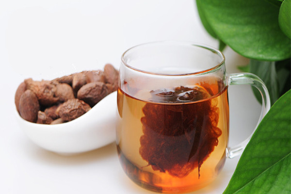 胖大海能泡幾次 胖大?？梢愿粢购葐?>
         				<strong>胖大海能泡幾次 胖大?？梢愿粢购葐?/strong>
         			</a>
         				<p>胖大海一般可以泡幾次呢？胖大海能不能隔夜喝？胖大海隔夜喝了之后，會出現(xiàn)什么癥狀？喝了隔夜的胖大海，應(yīng)該怎么做？</p>
         		</li> 
                                               <li>
         			<a href=