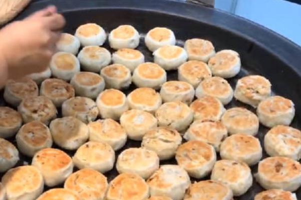 中秋節(jié)吃月餅的原因 中秋節(jié)一定要吃月餅嗎 中秋節(jié)吃月餅的原因 中秋節(jié)一定要吃月餅嗎