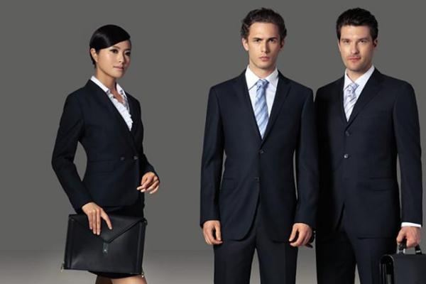 西裝有褶皺的處理方法 西裝有幾種風(fēng)格 西裝有褶皺的處理方法 西裝有幾種風(fēng)格