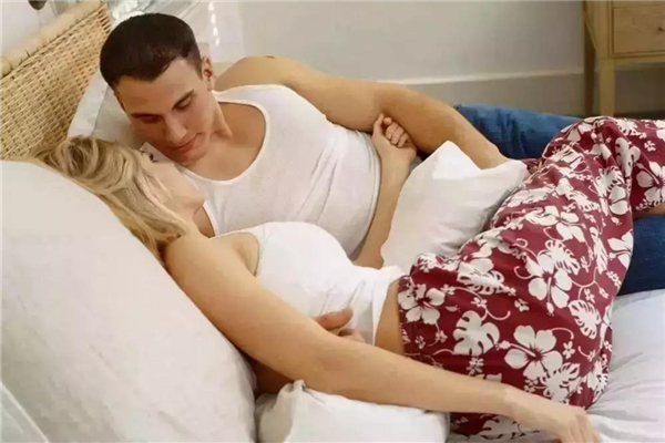 性生活多久一次屬正常 性生活過(guò)于頻繁的危害