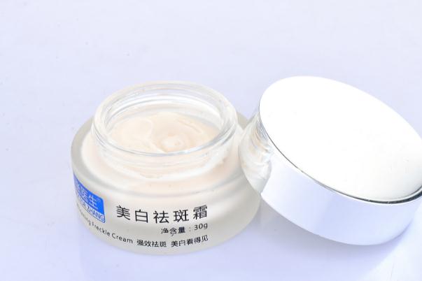 祛斑霜真的能去掉斑嗎 祛斑霜怎么用才正確 祛斑霜真的能去掉斑嗎 祛斑霜怎么用才正確