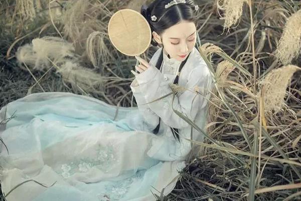 漢服可以機(jī)洗嗎 為什么漢服不能用洗衣機(jī)洗 漢服可以機(jī)洗嗎 為什么漢服不能用洗衣機(jī)洗