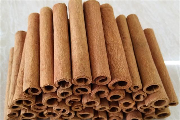 桂皮和肉桂是一個東西嗎 桂皮的功效和作用 桂皮和肉桂是一個東西嗎 桂皮的功效和作用