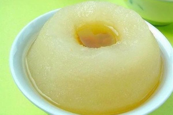 冰糖雪梨蒸好還是煮水好 冰糖雪梨蒸好了怎么吃 冰糖雪梨蒸好還是煮水好 冰糖雪梨蒸好了怎么吃