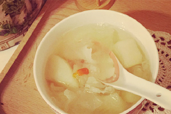 冰糖雪梨對咽炎有用嗎 冰糖雪梨對嗓子疼有幫助嗎 冰糖雪梨對咽炎有用嗎 冰糖雪梨對嗓子疼有幫助嗎