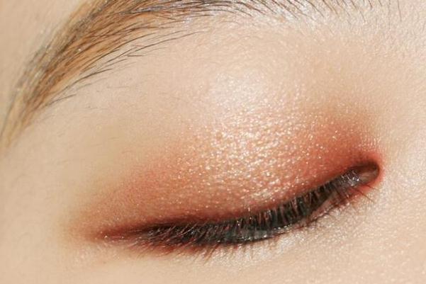 眼妝對眼睛有影響嗎 眼妝對于妝容的重要性 眼妝對眼睛有影響嗎 眼妝對于妝容的重要性