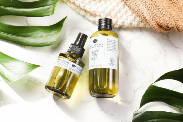 純露要稀釋后使用嗎 純露要放冰箱里嗎 純露要稀釋后使用嗎 純露要放冰箱里嗎