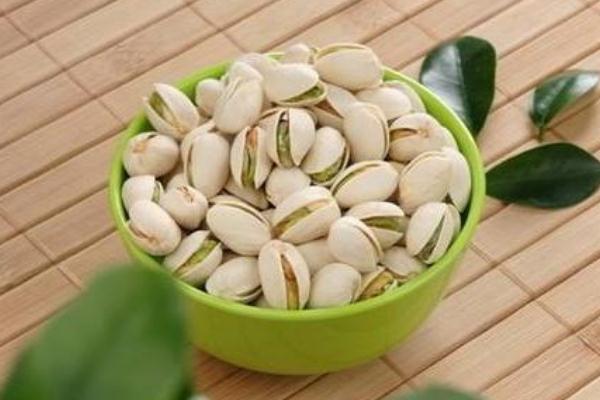 開心果可以和蝦一起吃嗎 開心果和什么不能一起吃 開心果可以和蝦一起吃嗎 開心果和什么不能一起吃