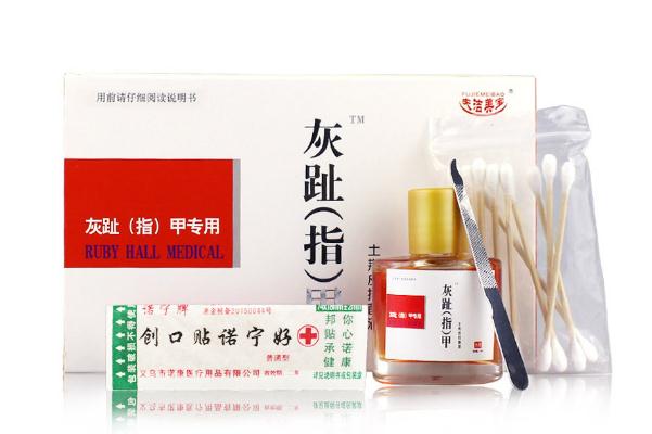 亮甲要連續(xù)用多長時間 亮甲會讓指甲脫落嗎 亮甲要連續(xù)用多長時間 亮甲會讓指甲脫落嗎