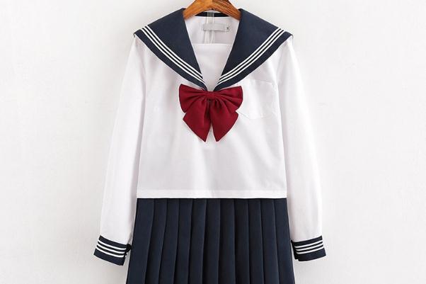 jk制服要買(mǎi)大一碼嗎 jk制服要扎什么頭發(fā)