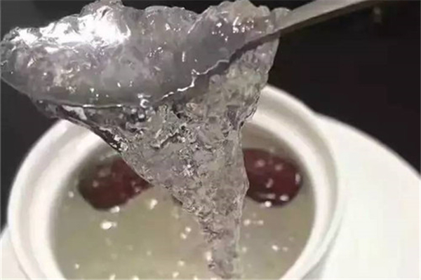 燕窩吃起來(lái)什么口感才是真的 燕窩吃起來(lái)像粉絲正常嗎