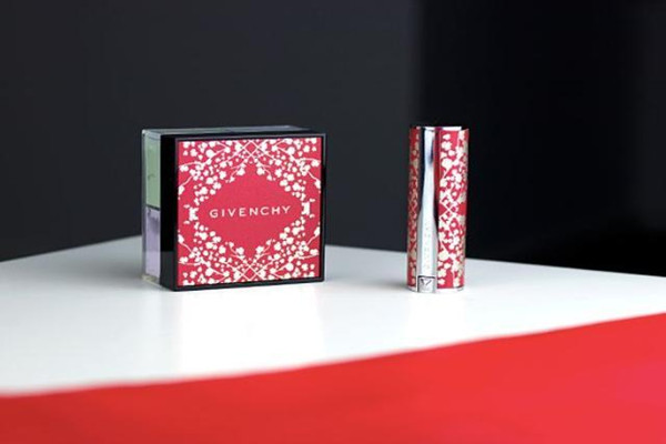 紀(jì)梵希口紅有味道嗎 紀(jì)梵?？诩t有小樣嗎