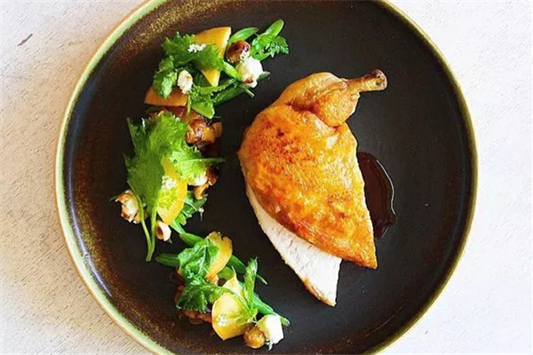 雞胸肉有一股腥臭味正常嗎 雞胸肉腥味重什么原因 雞胸肉有一股腥臭味正常嗎 雞胸肉腥味重什么原因