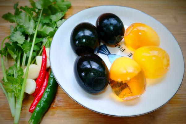 皮蛋會(huì)不會(huì)長(zhǎng)胖 皮蛋會(huì)致癌嗎 皮蛋會(huì)不會(huì)長(zhǎng)胖 皮蛋會(huì)致癌嗎