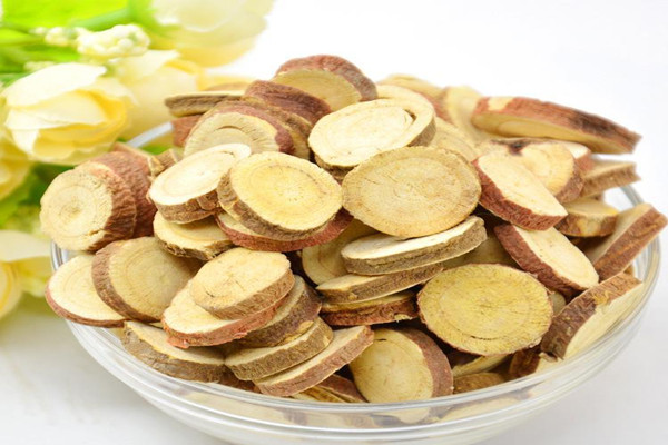 甘草傷胃嗎 甘草泡水喝對胃有傷害嗎