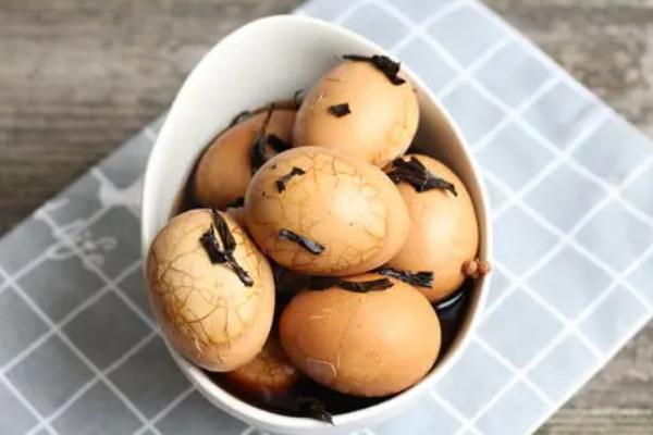 茶葉蛋有蛋白質(zhì)嗎 茶葉蛋吃多了有毒嗎 茶葉蛋有蛋白質(zhì)嗎 茶葉蛋吃多了有毒嗎