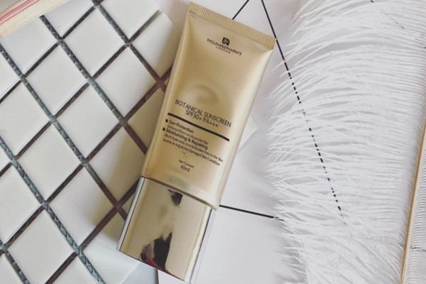 英樹(shù)的防曬霜怎么樣 英樹(shù)的防曬霜有效期是幾年 英樹(shù)的防曬霜怎么樣 英樹(shù)的防曬霜有效期是幾年