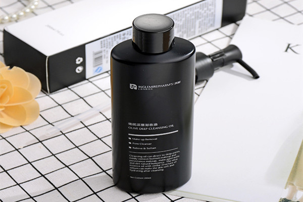 英樹(shù)卸妝油好用嗎 英樹(shù)卸妝油的使用步驟 英樹(shù)卸妝油好用嗎 英樹(shù)卸妝油的使用步驟