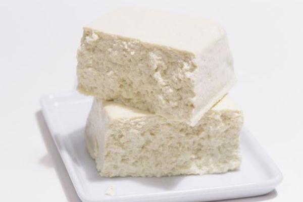 豆腐會(huì)引起便秘嗎 豆腐對(duì)人體有什么好處和壞處
