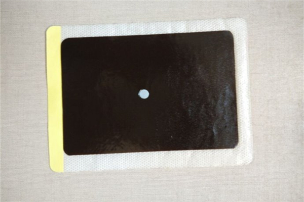 膏藥的膠怎么快速去除 膏藥撕下來很痛怎么辦 膏藥的膠怎么快速去除 膏藥撕下來很痛怎么辦