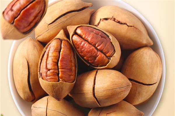 碧根果營養(yǎng)高還是核桃營養(yǎng)高 碧根果和核桃哪個(gè)更補(bǔ)腦