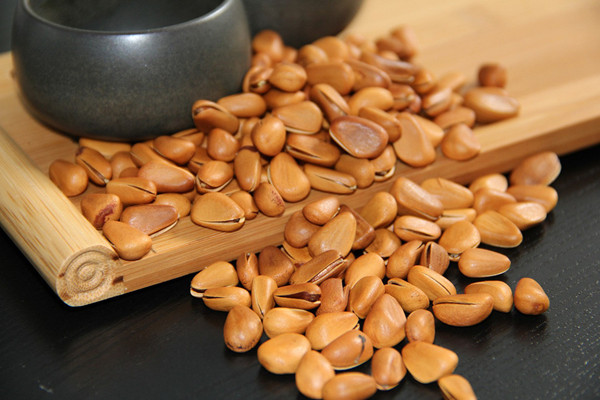 松子的保質(zhì)期限 松子怎么儲(chǔ)存 松子的保質(zhì)期限 松子怎么儲(chǔ)存