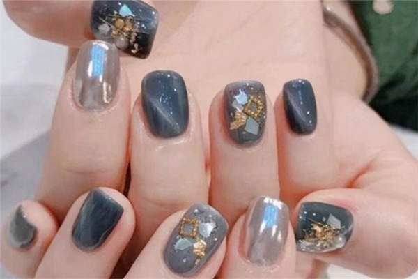 美甲后指甲發(fā)綠怎么回事 美甲后怎么保護(hù)指甲 美甲后指甲發(fā)綠怎么回事 美甲后怎么保護(hù)指甲