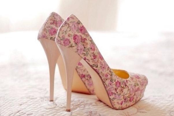 高跟鞋有聲音怎么辦 怎樣避免穿高跟鞋走路時發(fā)出聲音 高跟鞋有聲音怎么辦 怎樣避免穿高跟鞋走路時發(fā)出聲音