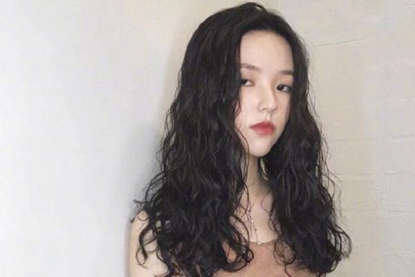 熱燙可以燙到發(fā)根嗎 熱燙可以用彈力素嗎 熱燙可以燙到發(fā)根嗎 熱燙可以用彈力素嗎