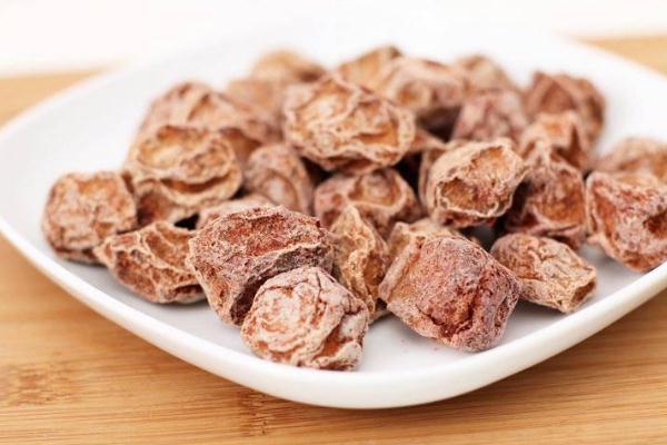 話梅核里面的仁能吃嗎 話梅核吞下去要緊嗎 話梅核里面的仁能吃嗎 話梅核吞下去要緊嗎