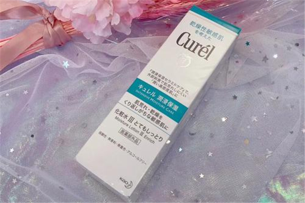 珂潤(rùn)洗面奶綠色和藍(lán)色有什么區(qū)別 珂潤(rùn)洗面奶含有皂基嗎 珂潤(rùn)洗面奶綠色和藍(lán)色有什么區(qū)別 珂潤(rùn)洗面奶含有皂基嗎