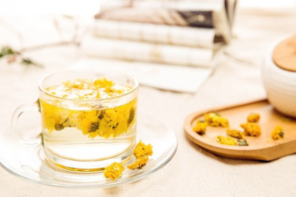 菊花茶一天喝多少為宜 菊花茶能泡幾次 菊花茶一天喝多少為宜 菊花茶能泡幾次