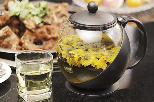 菊花茶含有什么成分 菊花茶對(duì)胃有什么影響 菊花茶含有什么成分 菊花茶對(duì)胃有什么影響