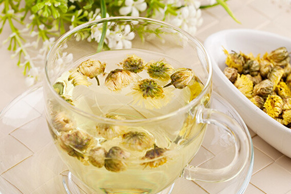 菊花茶含有什么成分 菊花茶對(duì)胃有什么影響 菊花茶含有什么成分 菊花茶對(duì)胃有什么影響