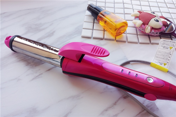 卷發(fā)棒對頭發(fā)的傷害大不大 卷發(fā)棒對身體的危害 卷發(fā)棒對頭發(fā)的傷害大不大 卷發(fā)棒對身體的危害