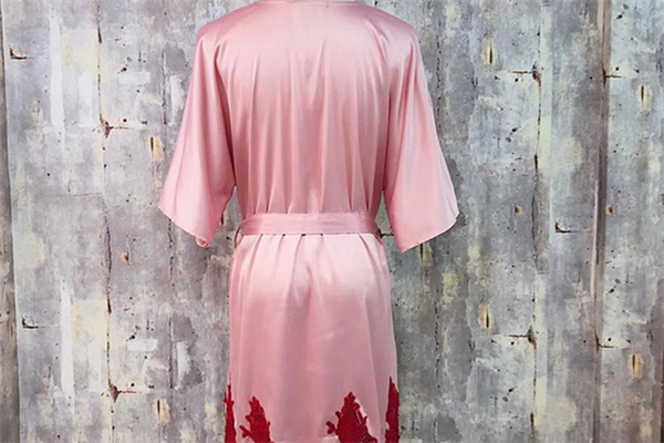 睡袍怎么系不會(huì)散開(kāi) 睡袍為什么都是綁帶式的