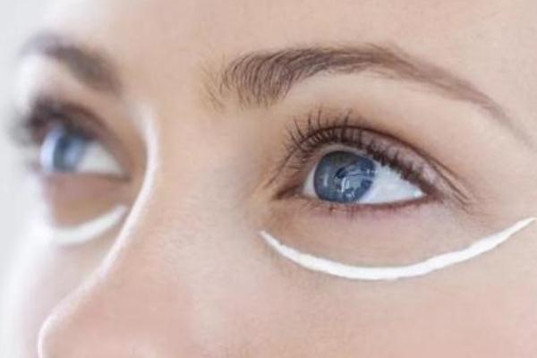 眼袋會(huì)不會(huì)遺傳 眼袋能自然消除嗎 眼袋會(huì)不會(huì)遺傳 眼袋能自然消除嗎